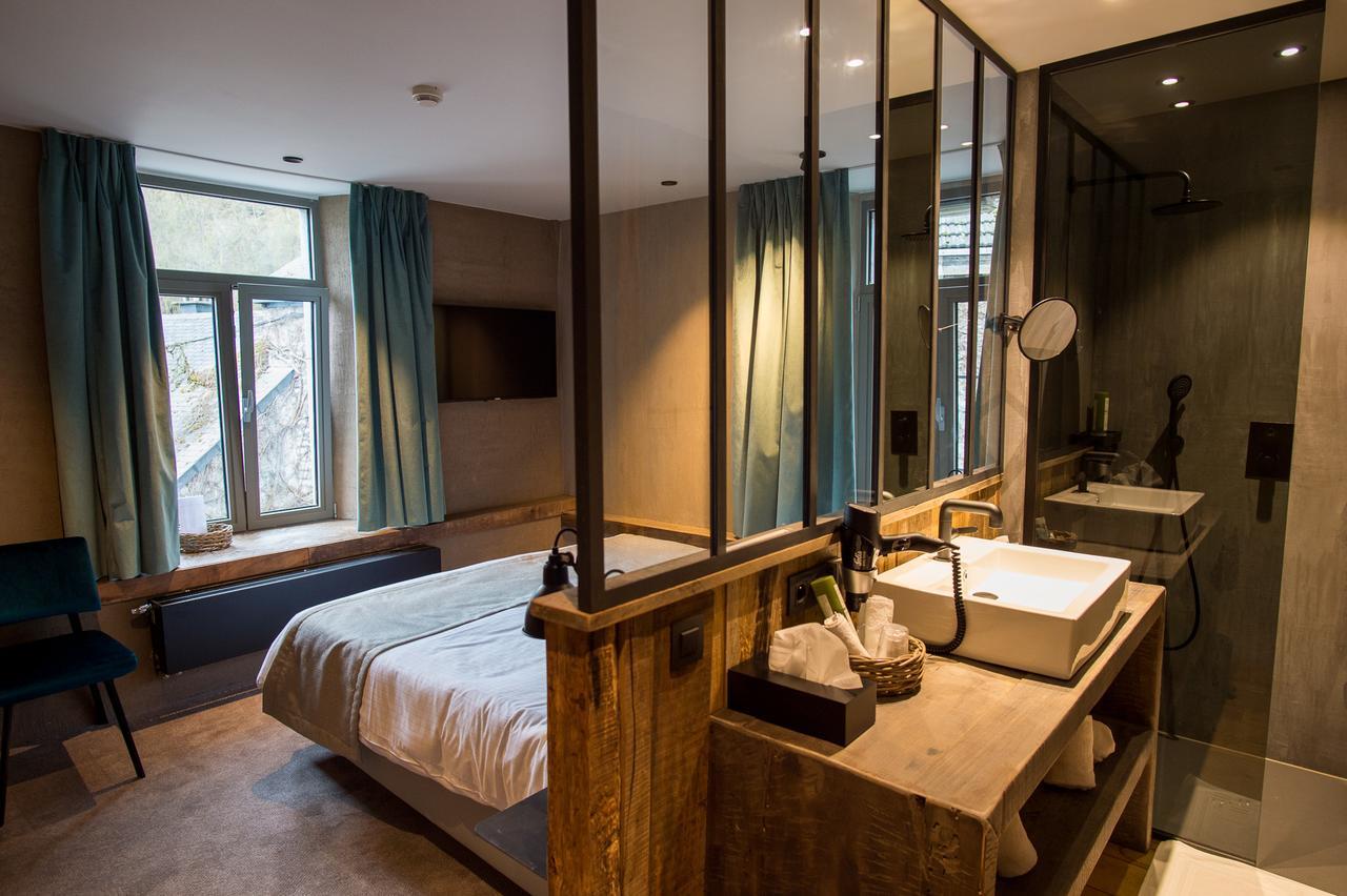 Victoria Hotel 4*